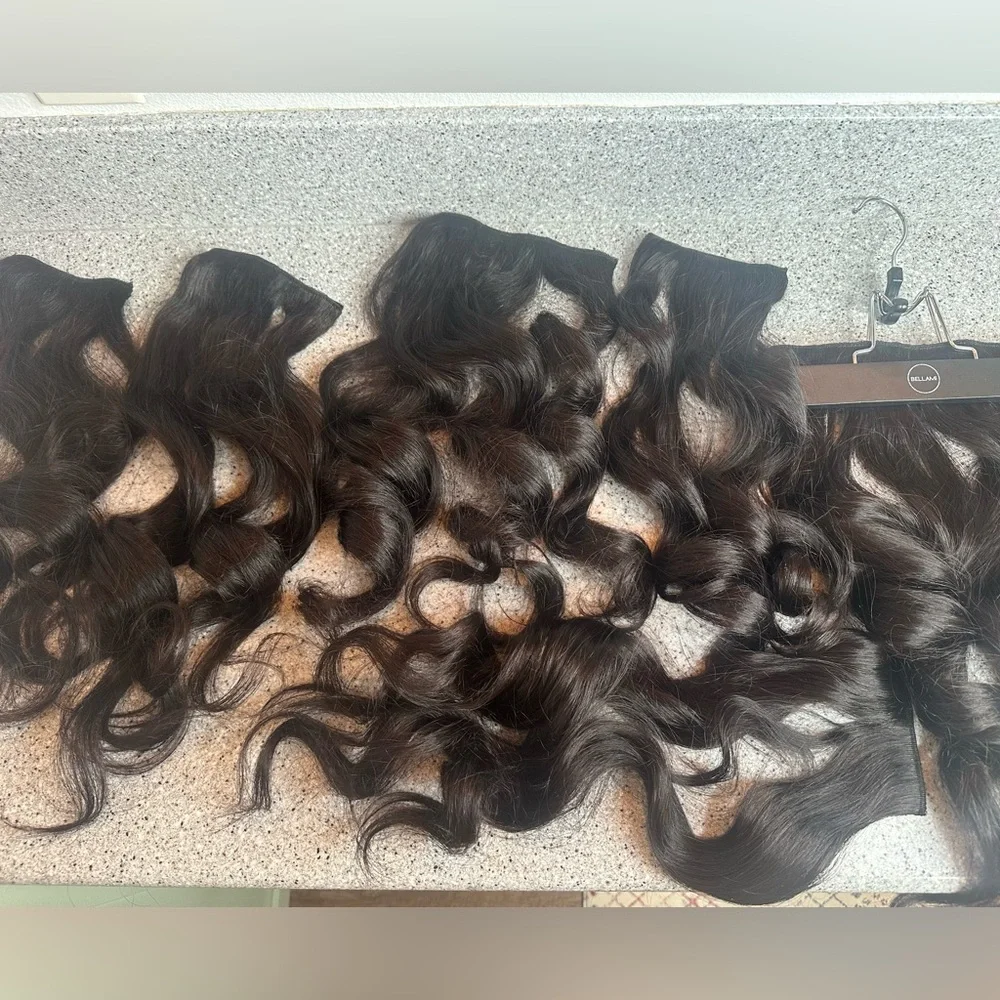 BELLAMI Dark Hair Clip In Extensions, 6 Pieces, 22inch - Picture 2 of 5